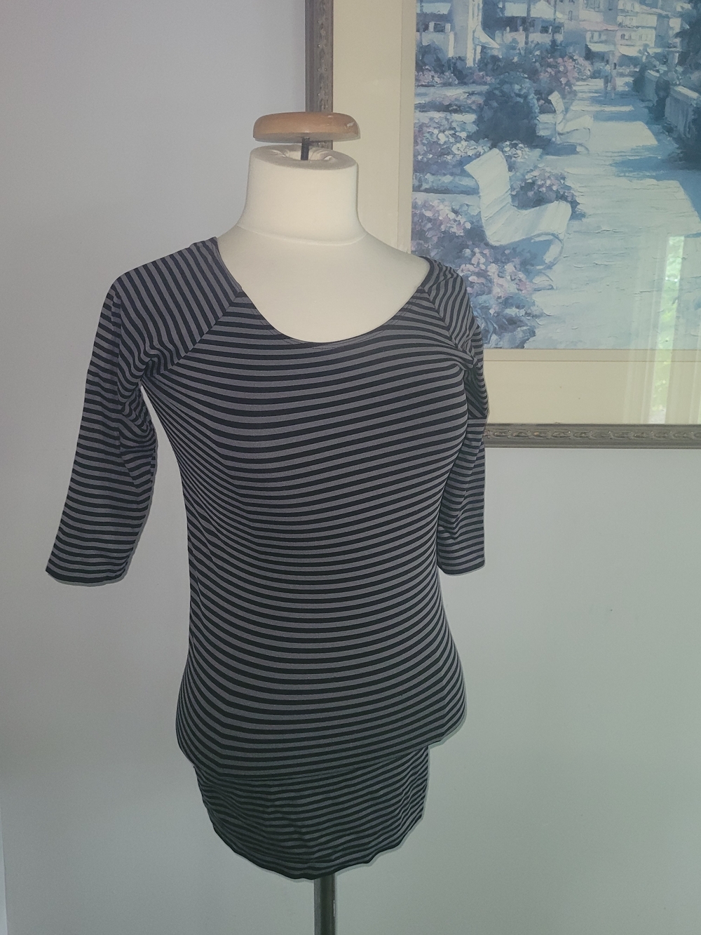 Le Chateau Women’s Black & Gray Striped Scoop Neck Top Size S/M